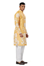 Load image into Gallery viewer, Ajay Arvindbhai Khatri Floral Print Kurta For Men