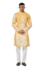 Load image into Gallery viewer, Ajay Arvindbhai Khatri Floral Print Kurta For Men