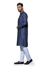 Load image into Gallery viewer, mens cotton printed blue colour kurta