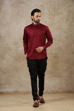 Load image into Gallery viewer, mens maroon color cotton short kurta