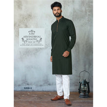 Load image into Gallery viewer, mens green color kurta pajama set
