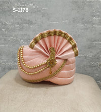 Load image into Gallery viewer, Ajay Arvindbhai Khatri Men&#39;s Peach Safa S/1178

