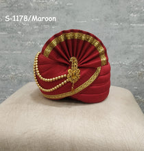 Load image into Gallery viewer, Ajay Arvindbhai Khatri Men&#39;s Maroon Safa S/1178
